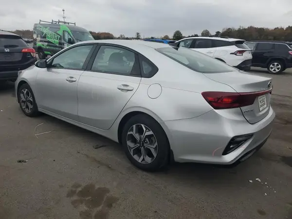 3KPF24AD1KE135804 2019 KIA FORTE - Image 2