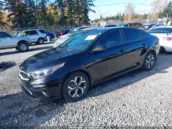 3KPF24AD1KE137827 2019 KIA FORTE - Image 2