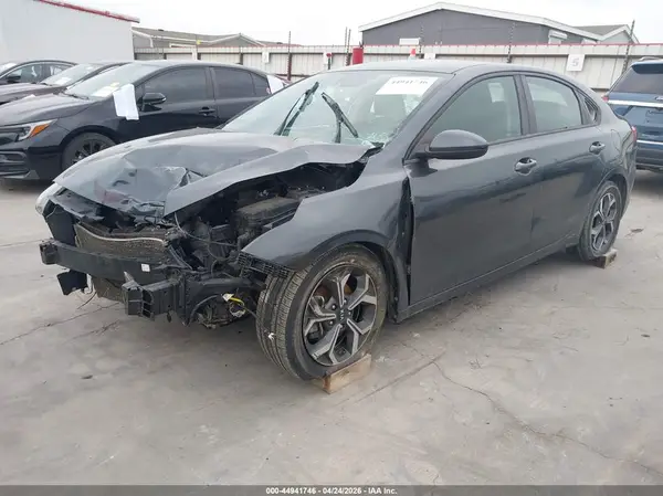 3KPF24AD1LE141426 2020 KIA FORTE - Image 2