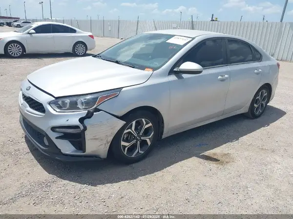 3KPF24AD1LE153785 2020 KIA FORTE - Image 2