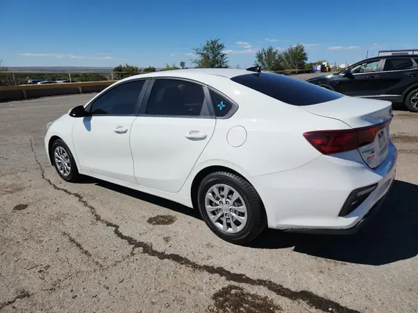 3KPF24AD1LE181215 2020 KIA FORTE - Image 2