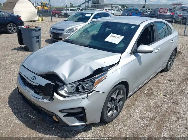 3KPF24AD1LE185586 2020 KIA FORTE - Image 2