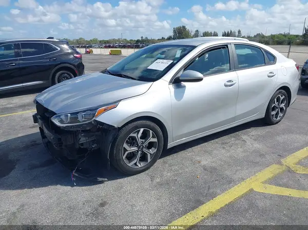 3KPF24AD1LE225598 2020 KIA FORTE - Image 2