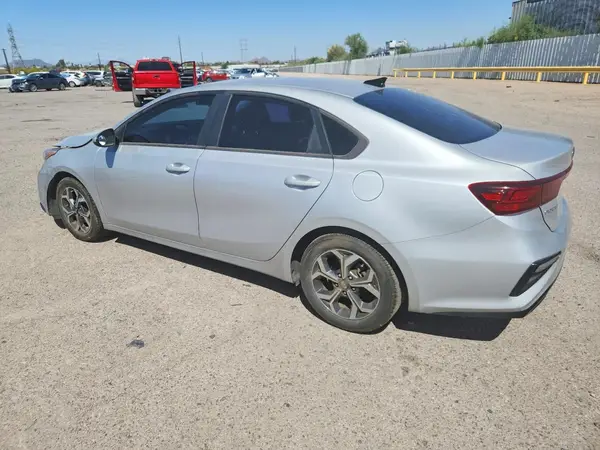 3KPF24AD1ME262507 2021 KIA FORTE - Image 2