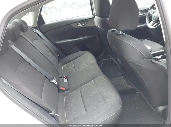 3KPF24AD1ME264029 2021 KIA FORTE - Image 8