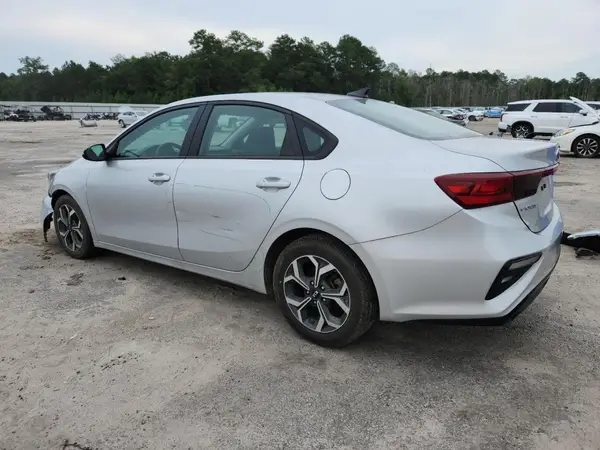 3KPF24AD1ME267402 2021 KIA FORTE - Image 2