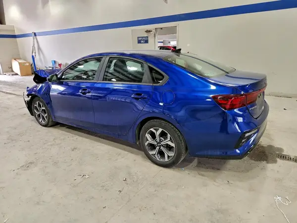 3KPF24AD1ME267884 2021 KIA FORTE - Image 2