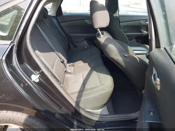 3KPF24AD1ME268081 2021 KIA FORTE - Image 8