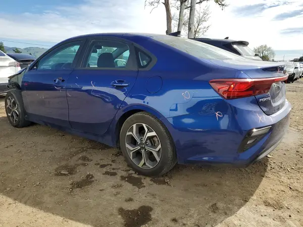 3KPF24AD1ME268999 2021 KIA FORTE - Image 2