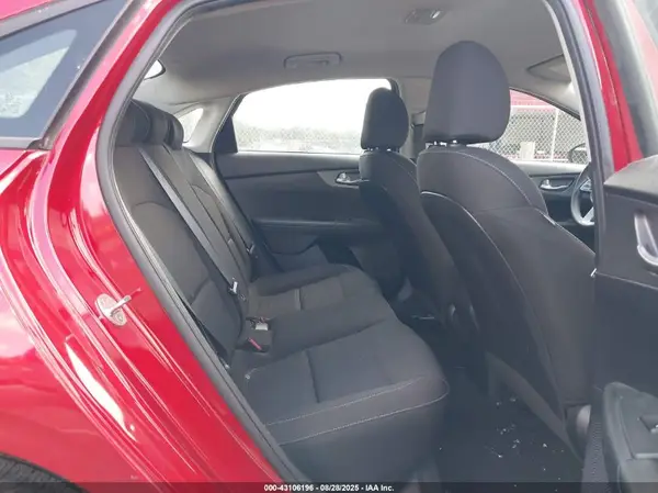 3KPF24AD1ME269232 2021 KIA FORTE - Image 8