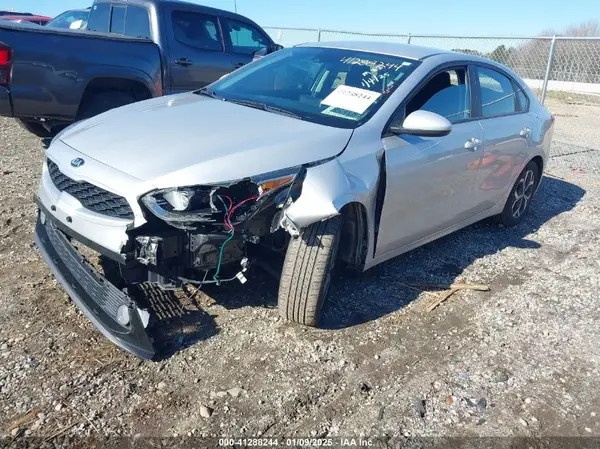 3KPF24AD1ME273099 2021 KIA FORTE - Image 2