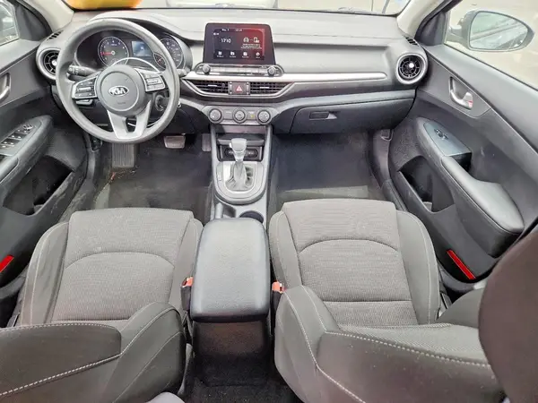 3KPF24AD1ME273197 2021 KIA FORTE - Image 8