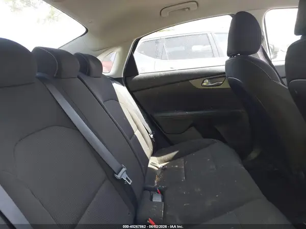 3KPF24AD1ME273703 2021 KIA FORTE - Image 8