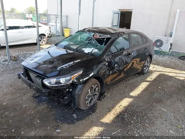 3KPF24AD1ME274138 2021 KIA FORTE - Image 2
