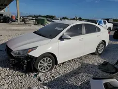 3KPF24AD1ME274995 2021 KIA FORTE