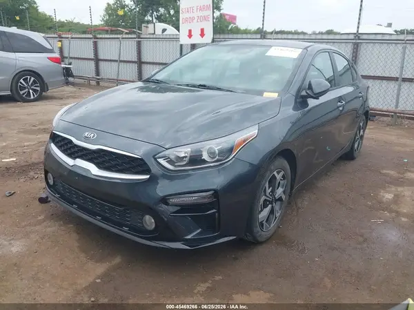 3KPF24AD1ME277055 2021 KIA FORTE - Image 2