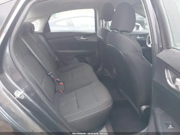 3KPF24AD1ME277055 2021 KIA FORTE - Image 8