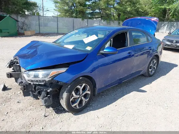 3KPF24AD1ME277928 2021 KIA FORTE - Image 2