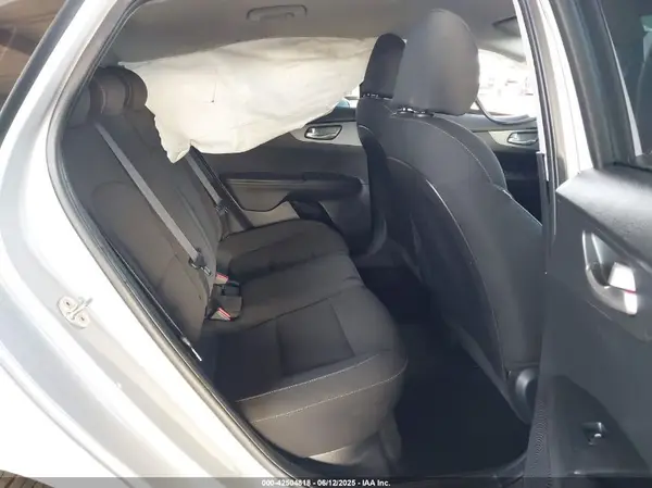 3KPF24AD1ME278979 2021 KIA FORTE - Image 8