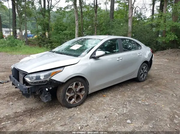 3KPF24AD1ME279713 2021 KIA FORTE - Image 2