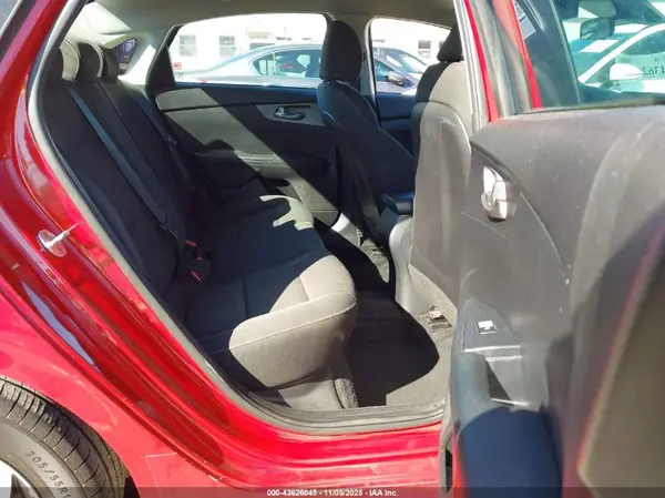 3KPF24AD1ME281266 2021 KIA FORTE - Image 8