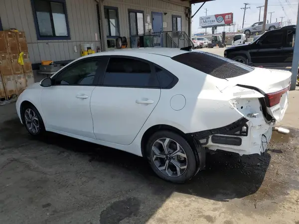 3KPF24AD1ME285804 2021 KIA FORTE - Image 2