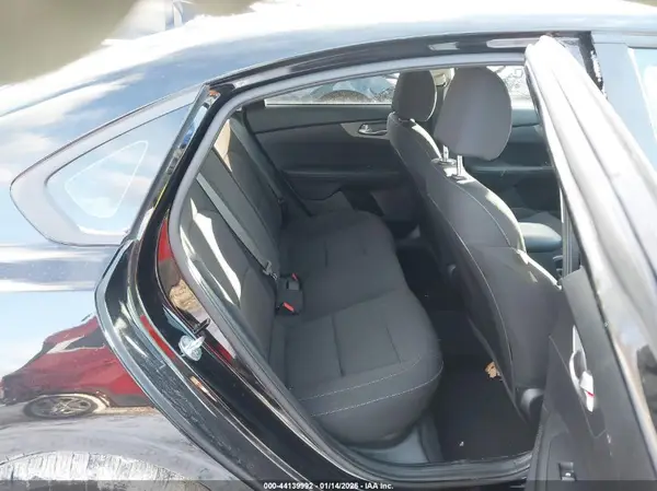 3KPF24AD1ME289268 2021 KIA FORTE - Image 8