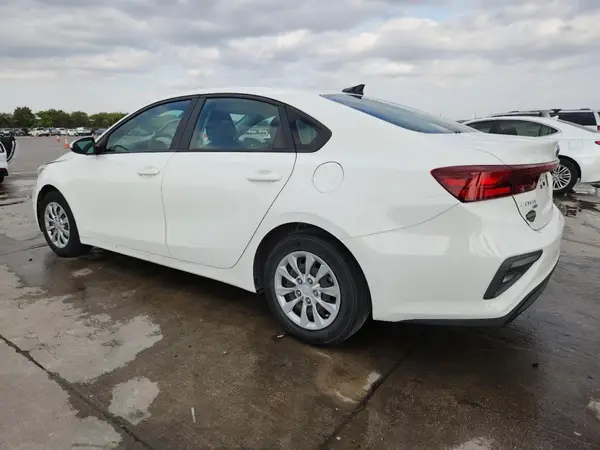 3KPF24AD1ME289545 2021 KIA FORTE - Image 2