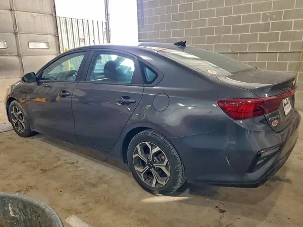 3KPF24AD1ME303878 2021 KIA FORTE - Image 2