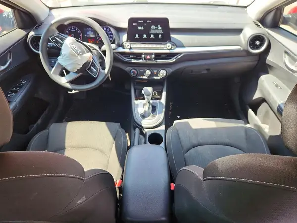 3KPF24AD1ME303959 2021 KIA FORTE - Image 8