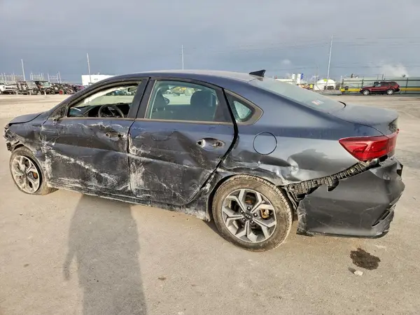 3KPF24AD1ME308563 2021 KIA FORTE - Image 2