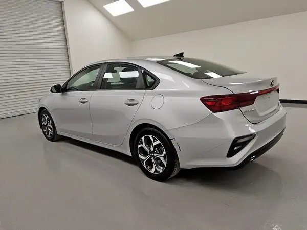 3KPF24AD1ME308904 2021 KIA FORTE - Image 2