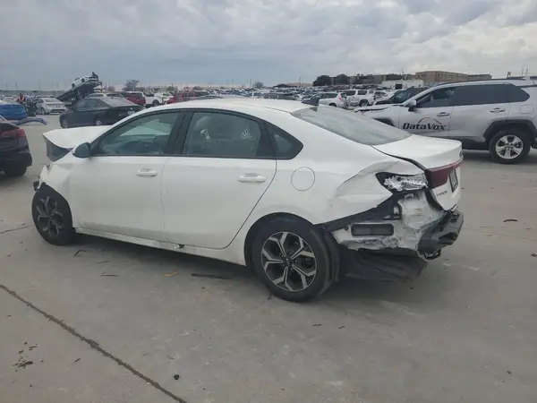3KPF24AD1ME309955 2021 KIA FORTE - Image 2