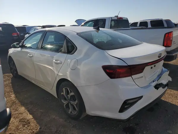 3KPF24AD1ME311883 2021 KIA FORTE - Image 2