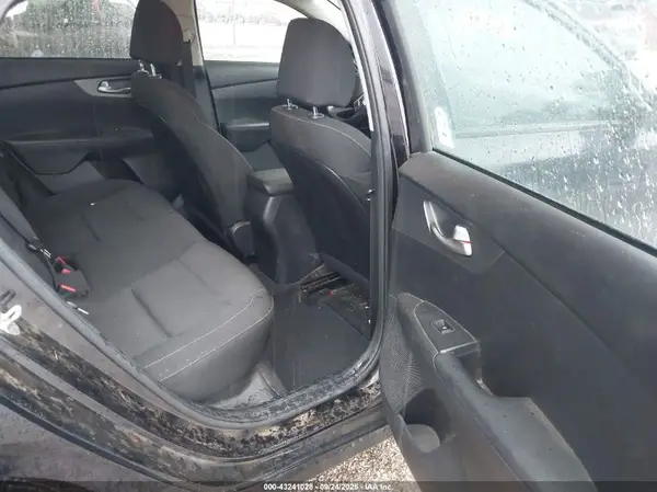 3KPF24AD1ME315013 2021 KIA FORTE - Image 8