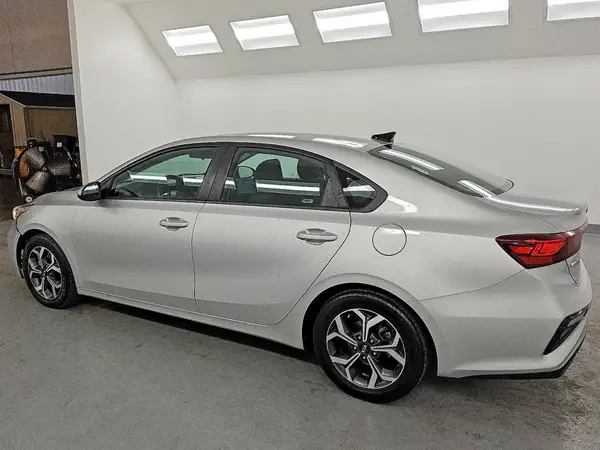 3KPF24AD1ME316713 2021 KIA FORTE - Image 2