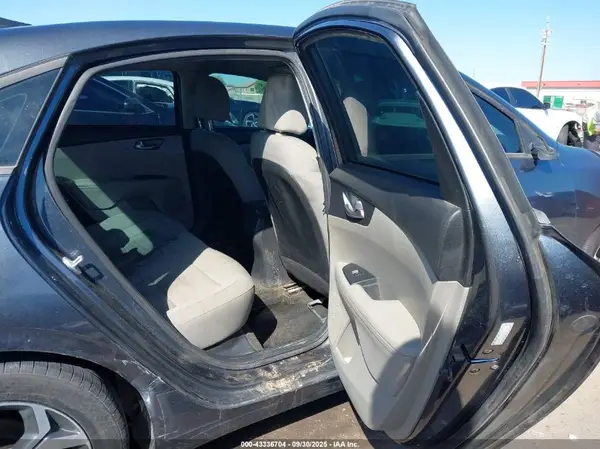 3KPF24AD1ME330353 2021 KIA FORTE - Image 8