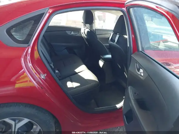 3KPF24AD1ME331020 2021 KIA FORTE - Image 8