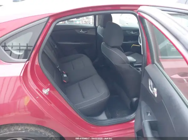 3KPF24AD1ME331681 2021 KIA FORTE - Image 8