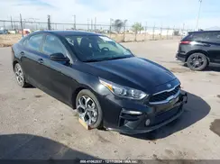 3KPF24AD1ME335813 2021 KIA FORTE
