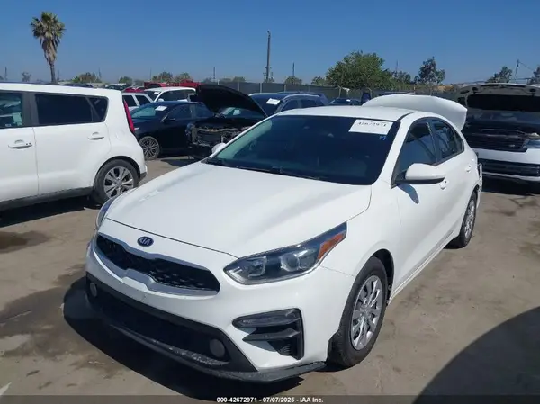 3KPF24AD1ME352806 2021 KIA FORTE - Image 2