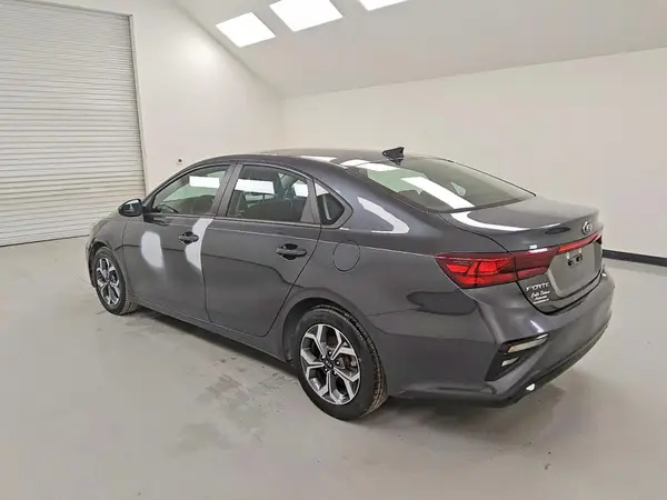 3KPF24AD1ME352871 2021 KIA FORTE - Image 2