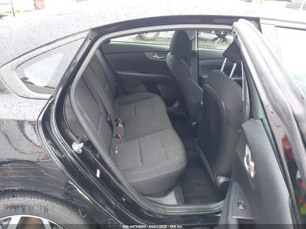 3KPF24AD1ME353194 2021 KIA FORTE - Image 8