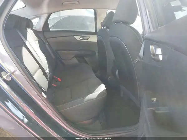 3KPF24AD1ME359271 2021 KIA FORTE - Image 8