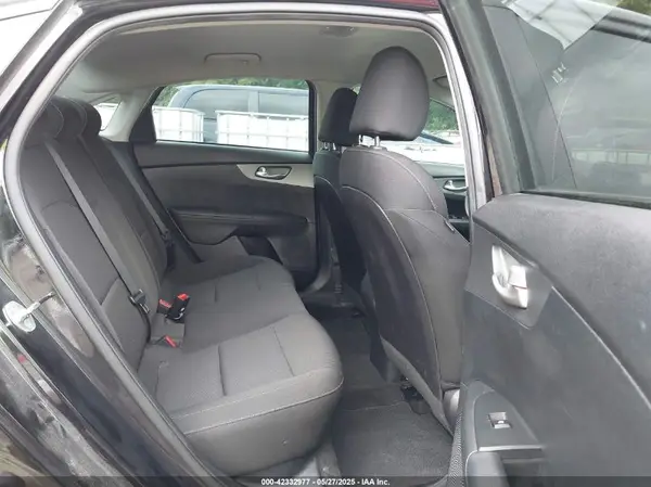 3KPF24AD1ME360971 2021 KIA FORTE - Image 8