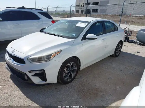 3KPF24AD1ME363224 2021 KIA FORTE - Image 2