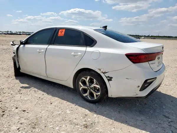3KPF24AD1ME368844 2021 KIA FORTE - Image 2
