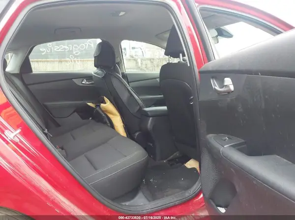 3KPF24AD1ME371744 2021 KIA FORTE - Image 8