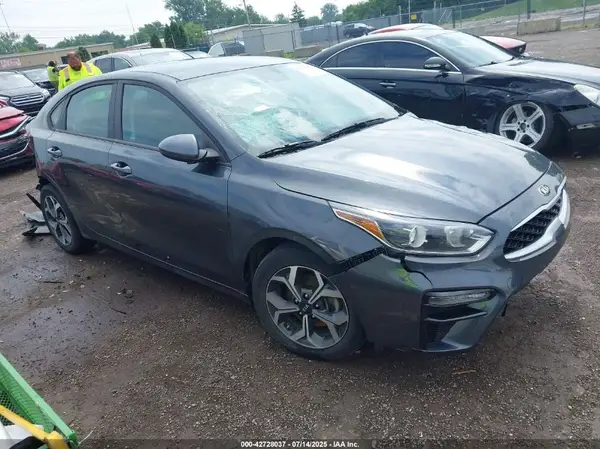 3KPF24AD1ME372649 2021 KIA FORTE - Image 1