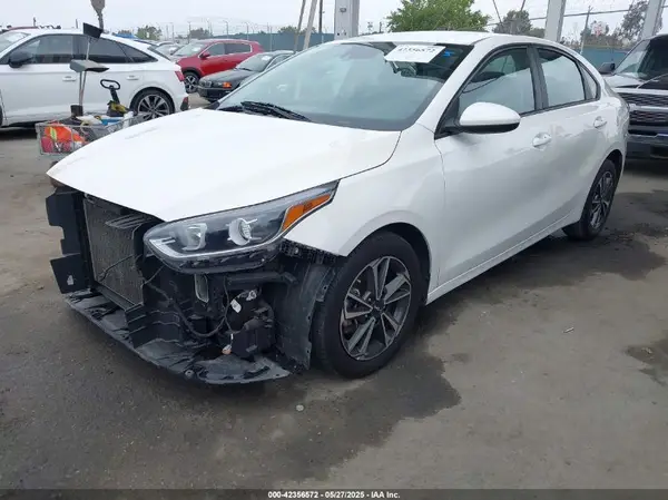 3KPF24AD1ME375065 2021 KIA FORTE - Image 2